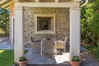 Petrinos Cottage in Dassia, Private pool, A/C, WiFi, 300m to the beach.