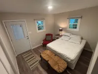 Charming 4-Bedroom Cottage on Fabulous Diamond Lake! Just Remodeled! WiFi & AC