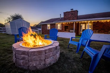 NEW*Villa*FirePit+ BBQ+ MassageChair+NewRiverGorge
