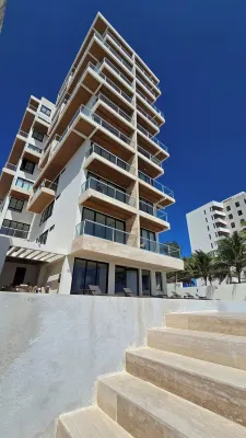 Luxury Ocean front Condo with Stunning Views – Distrito Morelos, PTO Morelos.