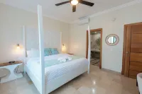 Beachfront Condo, 2 Pools & Private Beach Access, Sleeps 8 Guests