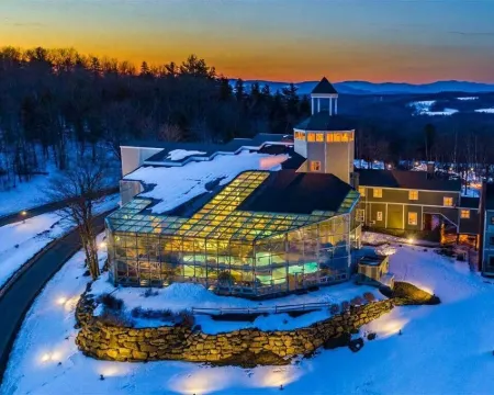 Lake Winnipesaukee W/ Dock Included. Hotels in Laconia