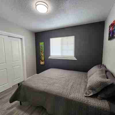 Come and enjoy this private community Rooms