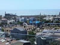 Stunning Sea View Penthouse Duplex: Unmatched Elegance with Breathtaking Views Hotels near אגמון הסופרלנד