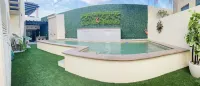 Perfect House with 3-Bedrooms, 3Baths and amazing views of the beach.