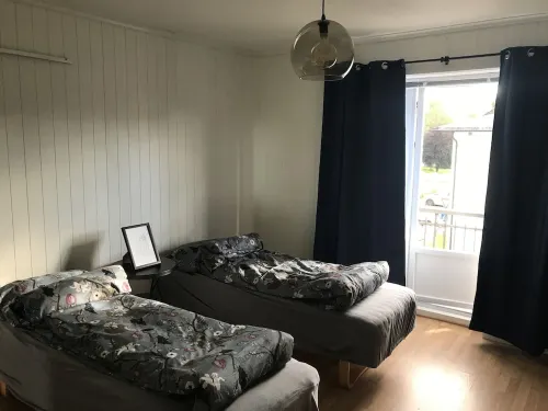 Hus i sentrum. Gratis parkering og gangavstand til shopping, spisesteder ++
