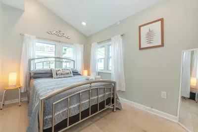 Private Waterfront Home Nestled In A Quiet Section Of Lake Hopatcong 住宿飯店