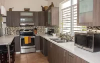 Family time, 5 minute walk from main walkway to restaurants and beach!