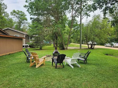 4-Season 3-Bedroom Family Friendly Home Near Pier, Beach & Ice Fishing Roads فنادق في 