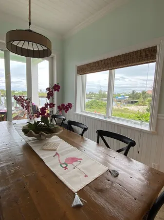 3 BR sleeps 10 WATER FRONT w BOAT SLIP + FABULOUS POOL