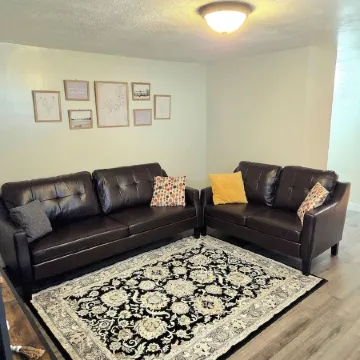 Beautiful Newly Renovated Basement Apartment