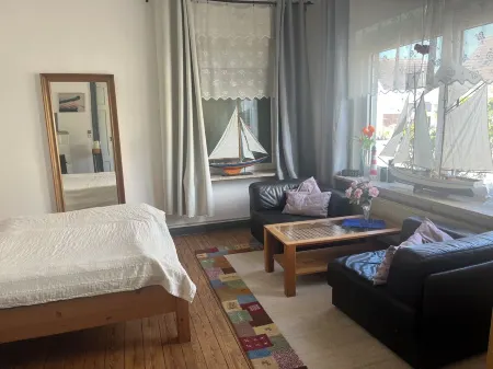 Moly 2 accommodation with garden