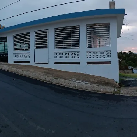Hill House in a Great Location - Las Croabas.