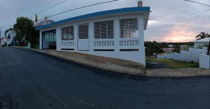 Hill House in a Great Location - Las Croabas.