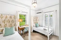 Salt Box: an Enchanting Historical Property with a Pool Các khách sạn ở 