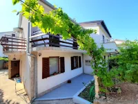 Apartment Almira with sea view Hotels in 