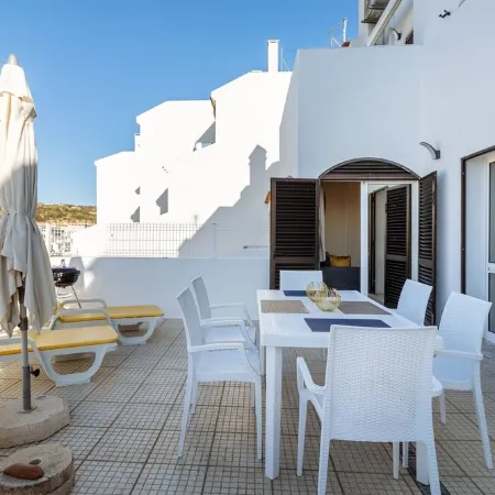 Top renovated apartment with a large terrace in the old town of Albufeira
