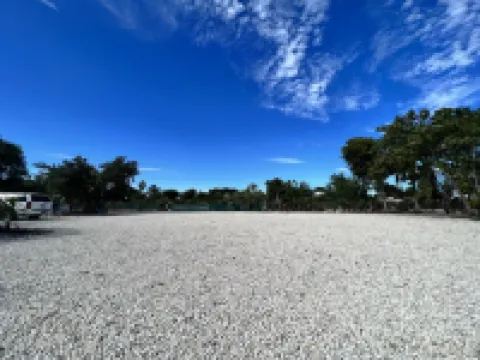 Bungalow oasis with lots of room