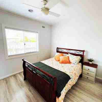 Sam's Cottage on Hennessey Rooms