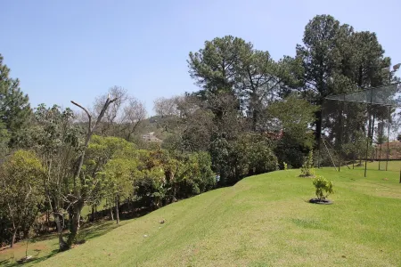 Chácara Condominium, near SP, heated swimming pool. Ideal for families, children and the elderly Отели в г. Майринки