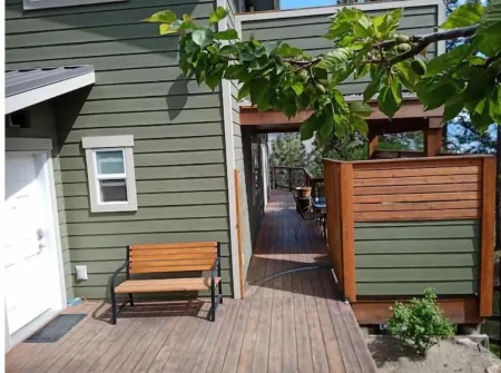 Stunning lakeview chalet in heart of the Okanagan!