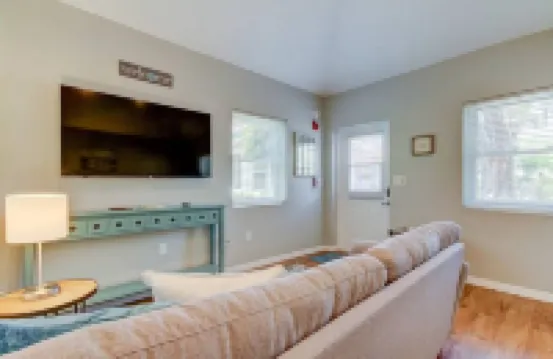 Spacious studio in Downtown Dunedin! Super Cute and Comfortable!