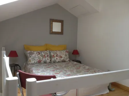 Avignon, charming guest cottage in a town house with garden Отели рядом с Аэропорт Авиньон-Комон