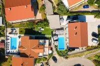 Villa LuiSole - Apartment °1 with heated saltwater pool, family-friendly