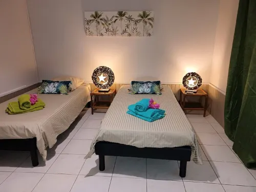 200m from the beach, apartment in a colonial house with swimming pool