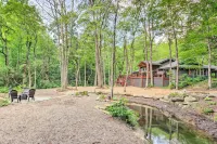 Lake Toxaway Cabin w/ Fire Pit - 1 Mi to Marina - Homestays