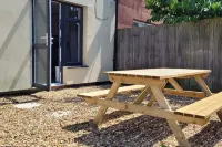 4BR Contractor Accommodation w 4 Bathroom