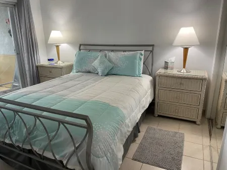 Kaibo Vacation 50ft From The Water - Ground Floor Unit Отели в г. Rum Point