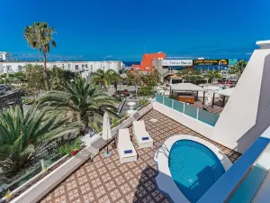 Flamingo Suites Boutique Hotel