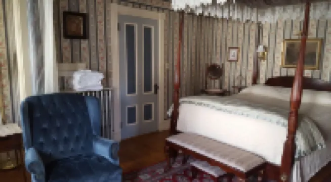 Holidae House Bed & Breakfast