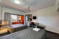 Kacy's Bargara Beach Motel - balcony