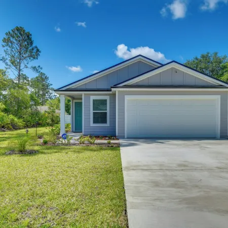 Home Near Flagler Beach, Daytona, Parks & More!