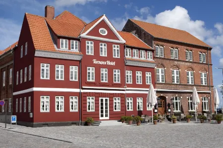 Tornøes Hotel Отели в г. Кертеминне