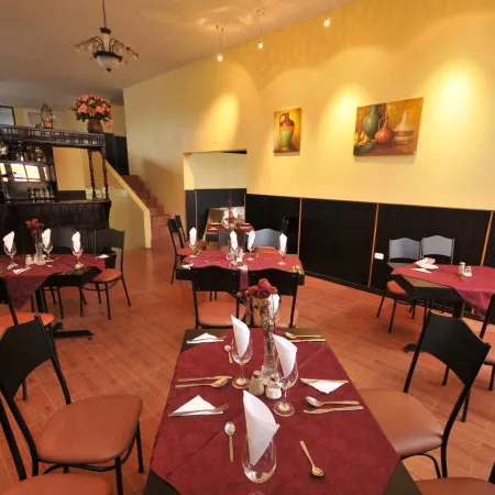 Hotel Montecarlo - Piscina & Desayuno Buffet Incluido