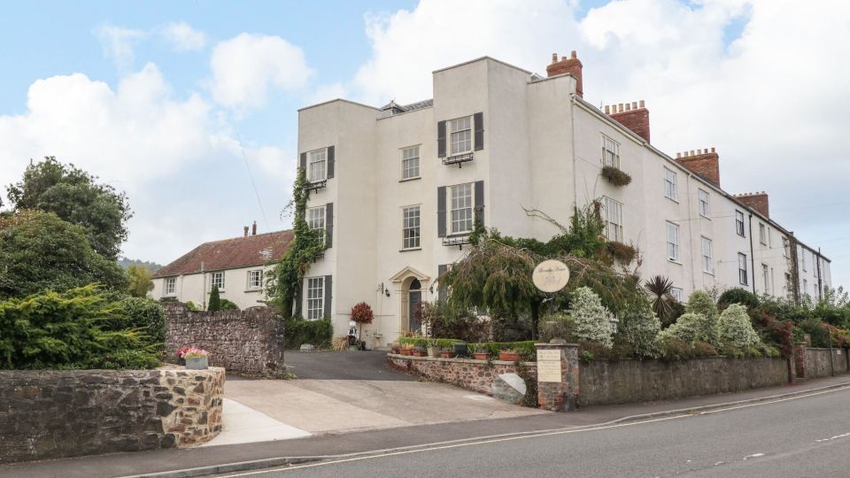 Alcombe House