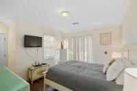 Tavern on the Bay Hotel - Frank Sinatra Suite Hotels in Somers Point