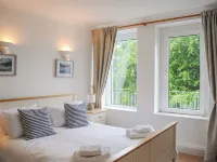 3 Melbury - parking