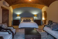 Hotel Lindo Ajijic Bed & Breakfast