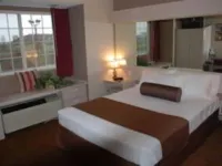 Patti's Inn and Suites Hotels in Kuttawa