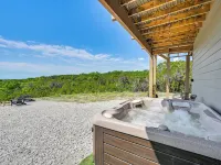 Hot Tub & Valley Views: Hidden Gem in Texas Hotels in Bosque County
