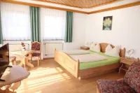 Ute's Pension Hotels in VohenstrauB