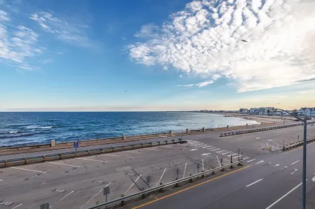 Atlantic Breeze Suites Отели в г. Сибрук