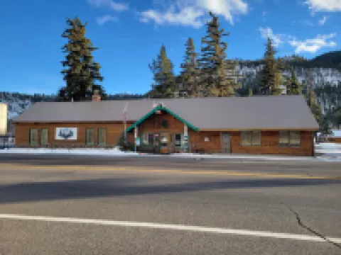 Chinook Cabins & RV Park Hotels in South Fork