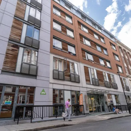 YHA London Central Отели рядом с достопримечательностью «Коллекция Воллеса»