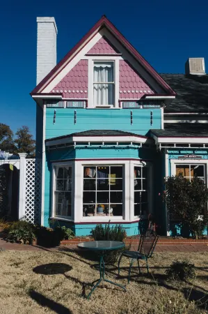 The Hostel California Отели рядом с достопримечательностью «Ancient Bristlecone Pine Forest»