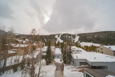 Liftside 304 by SummitCove Lodging